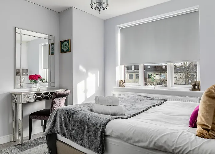 Cromwell Road Apartments